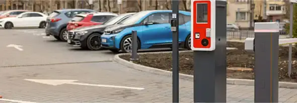 Орендувати паркомісце на цілодобовому паркінгу в центрі Львова, фото LEM Station